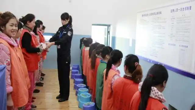 在女看守所里的犯人过着怎样的生活?答案不是你想的那样