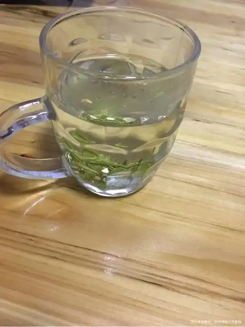 有人已经把绿茶泡好了