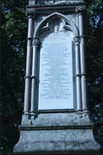 了解一下骑士迪昂"我是迪昂·德·鲍蒙.