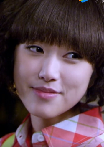 可爱的少女,哥哥杨柏彦的爱情军师,想要撮合哥哥杨柏彦和周红樱在一起