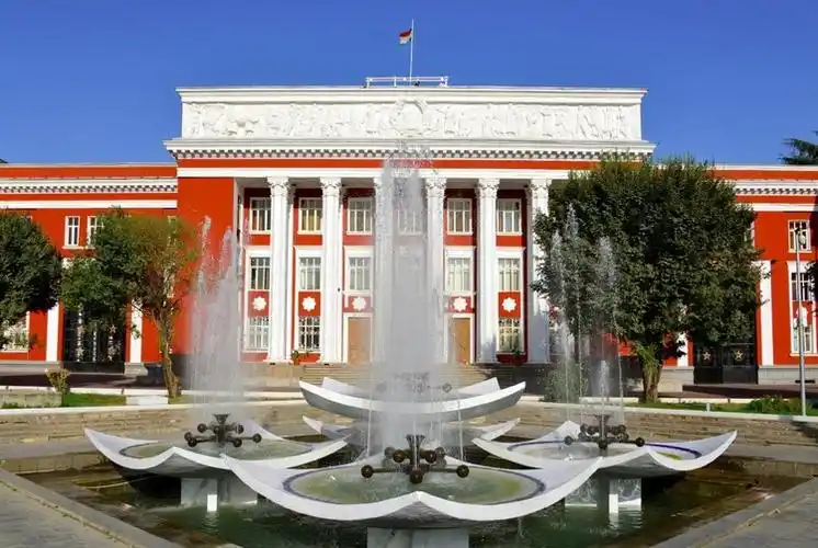 塔吉克斯坦将于10月11日举行总统大选 各政党可提出参选候选人