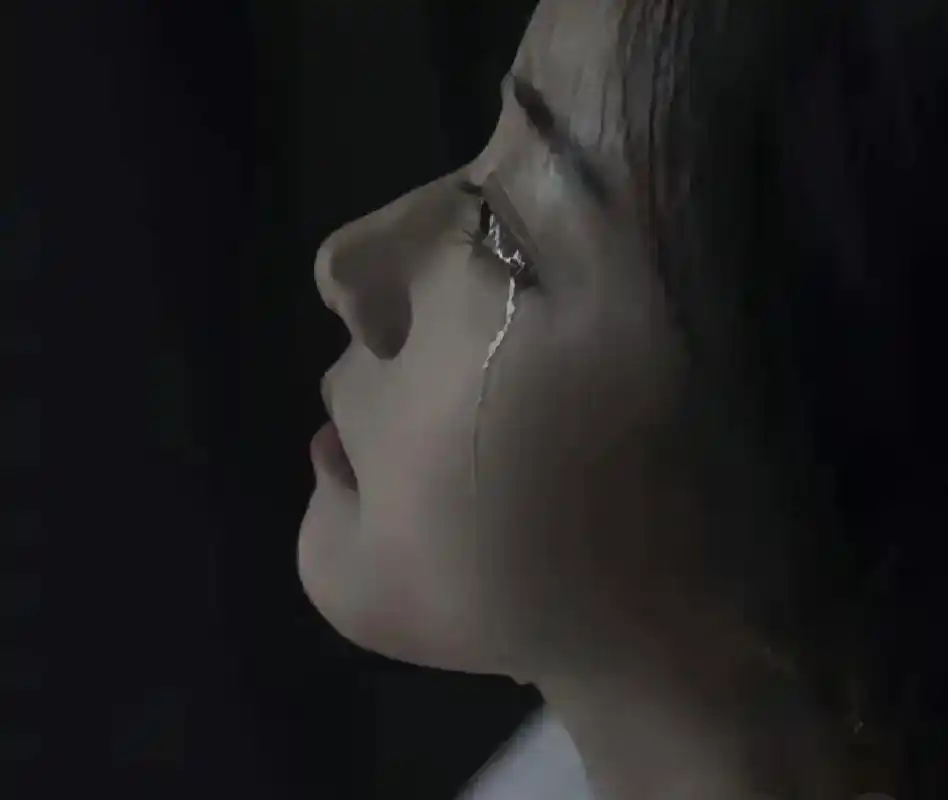 我从来都不好,我是一个嘴硬说反话,转身就掉眼泪的女人.我粘人,小心眼