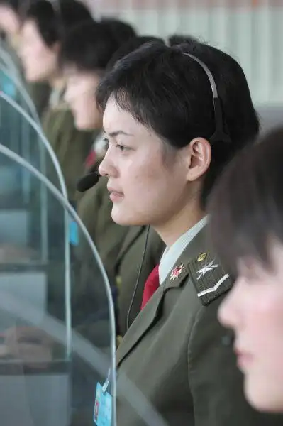 爱美的中国女兵 也是业务能手/在济南军区某通信总站女兵八连,每个