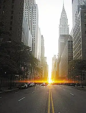 纽约上演壮观日落奇景"曼哈顿悬日"