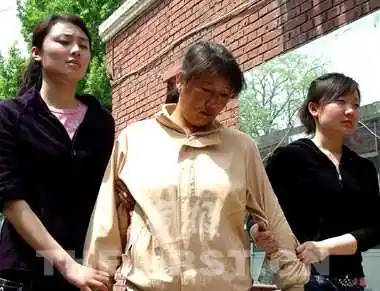 "北京铁路公安的男民警这样形容刚刚成立的女子反扒组.