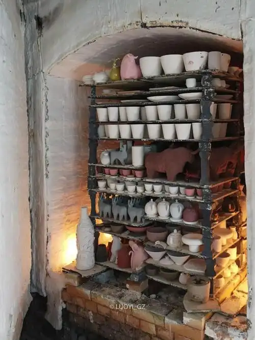 气窑开窑你可能见过一些瓷器以"柴烧"为卖点,柴烧是不是就意味着高端