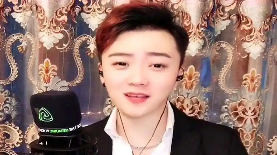 网红男歌手翻唱《美人吟》,嗓音不输原唱,超有味道!