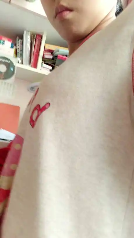 十二岁女孩胸这么大正常吗