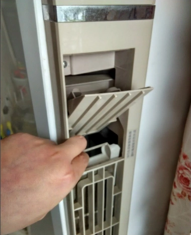 美的空调柜机的过滤网怎么拆下来清洗?方法/步骤