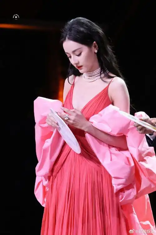 一百家站姐发了迪丽热巴