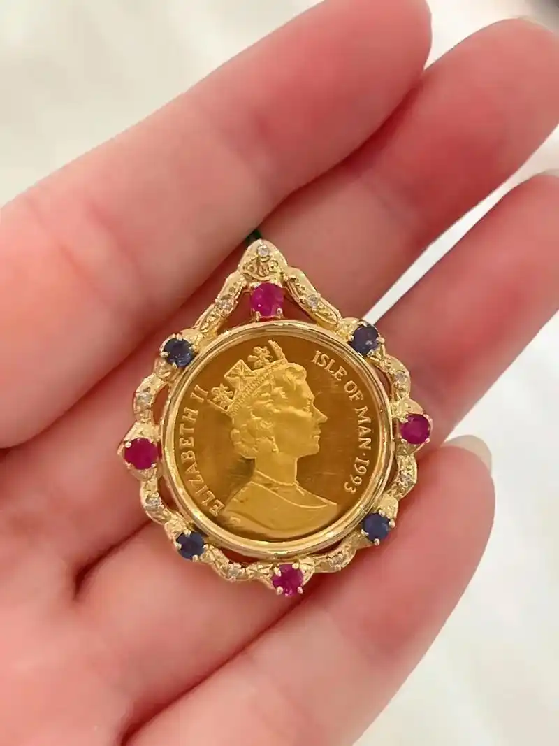 中古,女王纪念币.9591中古展 女王纪念币(为了祭奠女王, - 抖音