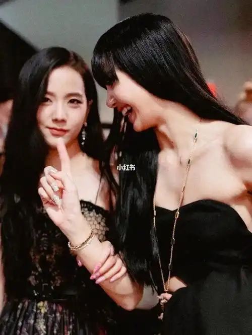 blackpink  #blackpink  #lisa  #lisa  #jisoo  #荔枝cp  #lisa