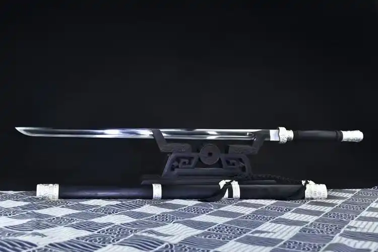 龙泉宝剑刀图片