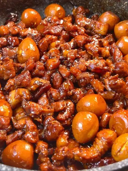 香滑软糯酱香浓郁的台式卤肉饭肥而不腻