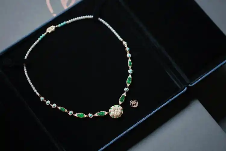 辑珠翡翠项链配色清雅大气典雅