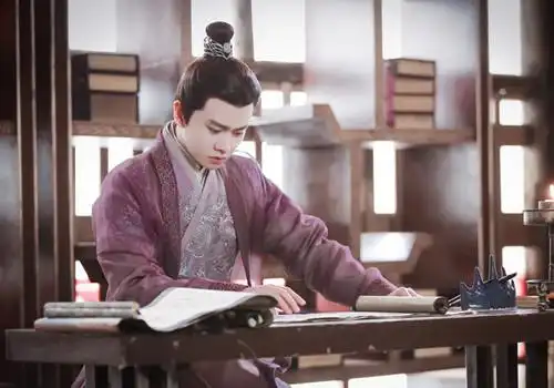 冷峻帅气任嘉伦古装图片_锦衣之下陆大人
