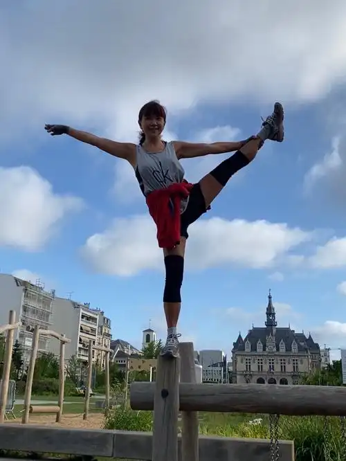 html lang="zh-hans" style="font-size: 1