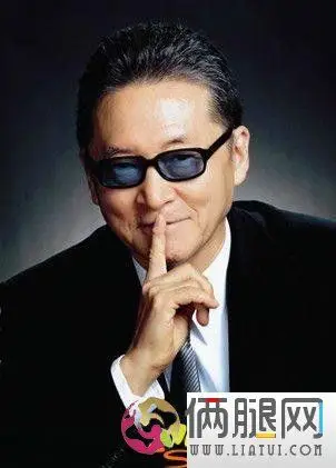 80岁台湾名嘴李敖急病入院 开玩笑救护车闯红灯真过瘾