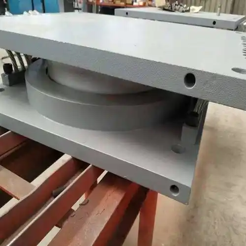 万向桥梁球型支座单向双向钢结构连廊网架抗震球形滑动支座_建筑_地震