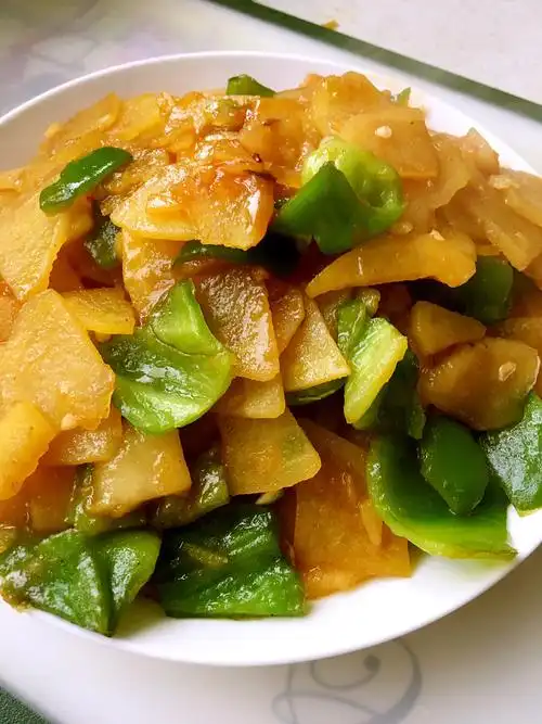 老黄瓜炒土豆片怎么做_老黄瓜炒土豆片的做法_豆果美食