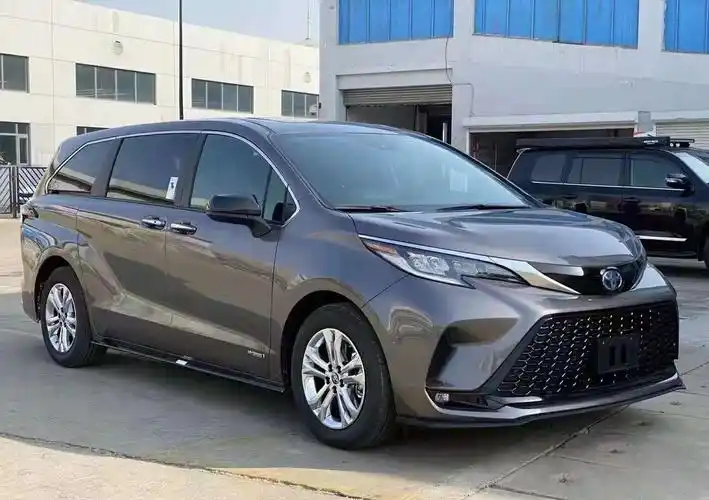 2022款丰田塞纳报价 舒适炫酷商务车旗舰