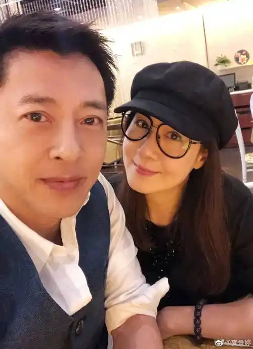 58岁万绮雯前任被封素食男神,结婚30年不生育_吕颂贤_内地_太太
