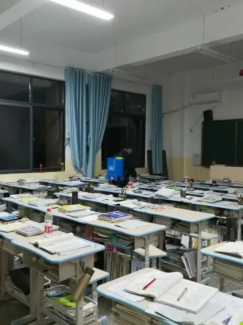 日常消杀之教室