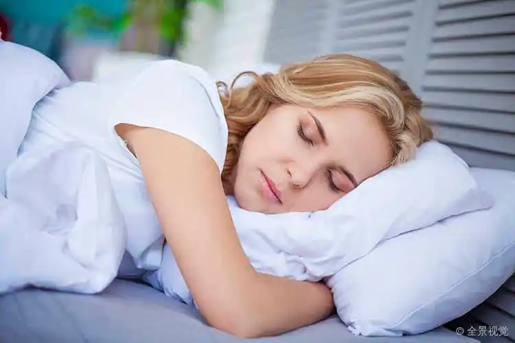 美女_睡觉_床_高清图片_全景视觉