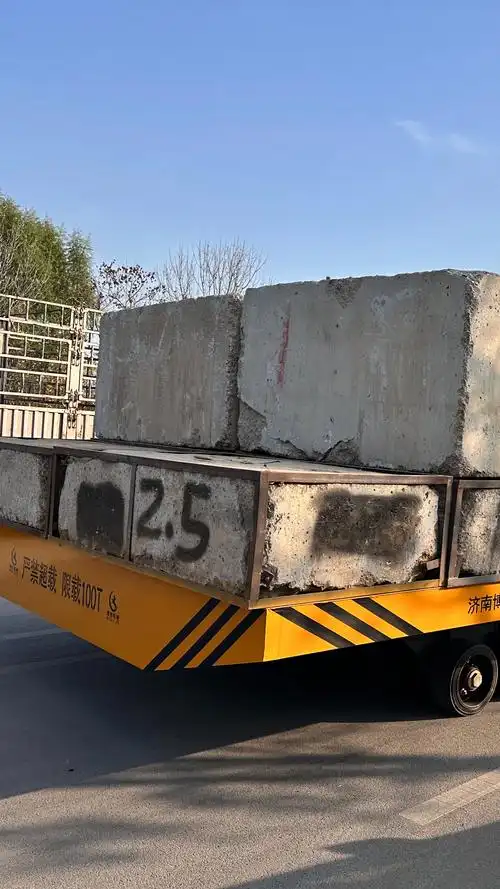 叉车牵引平板拖车无轨电动平车大吨位四轮转向运输车摆渡车