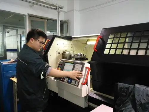 机电系暑期积极备考数控车中高级工