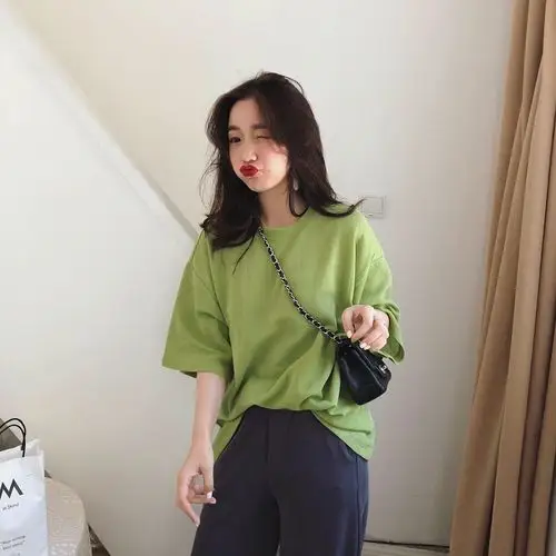 徐蹦蹦 顏色好看 洋派炸韓國牛油果綠t恤女圓領寬鬆短袖薄上衣夏