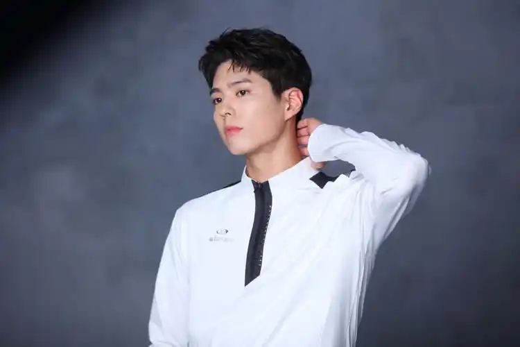 演员朴宝剑代言eider2020ss78阳光男子艺术气质