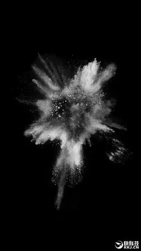 点击打包下载其中,部分来自苹果对于亮黑色iphone 7的宣传视频,另外