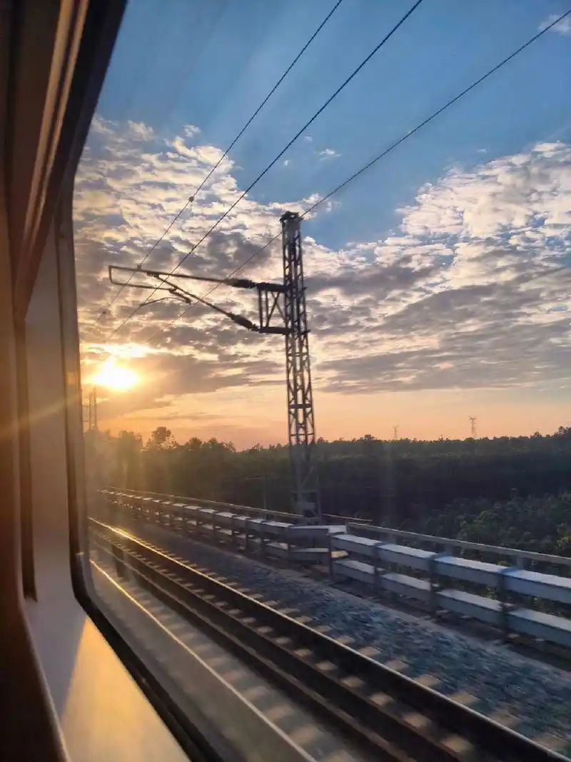 高铁窗外