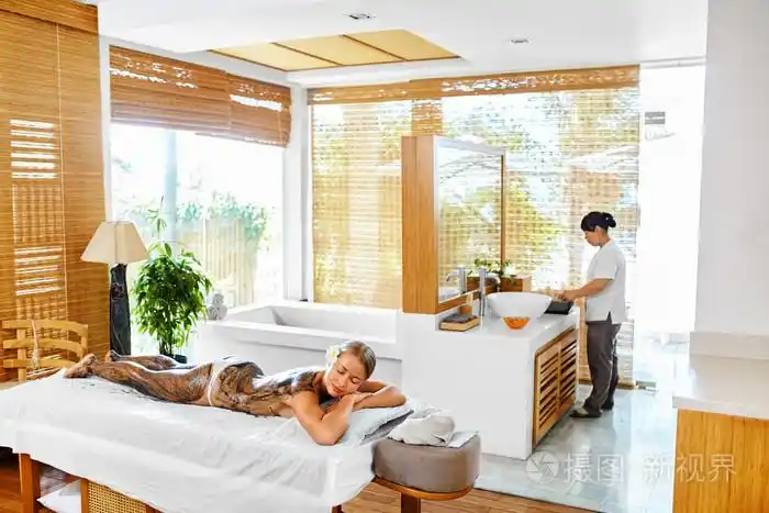 水疗. 女人面具美容院. 皮肤疗法