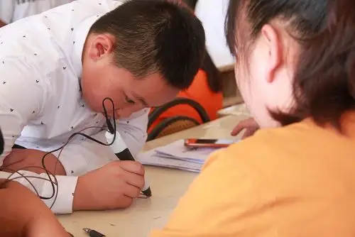 【钟灵毓秀】"体验科学快乐成长"——秀山一小举行2019年青少年科学