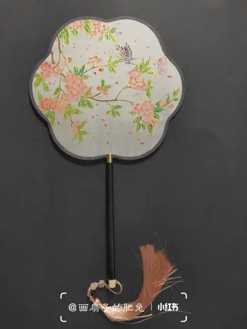 桃花长柄六瓣团扇