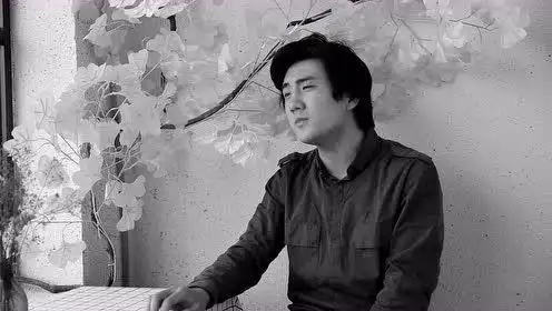 天籁童声马子跃长大成人,气质忧郁清唱岛歌!