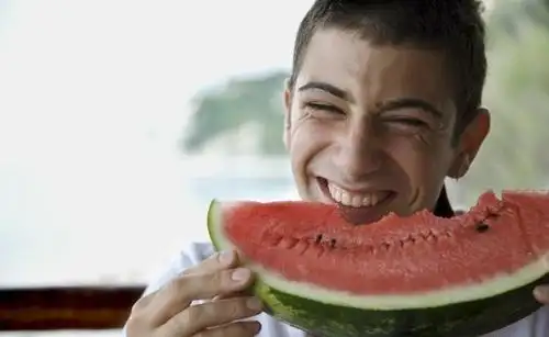 吃西瓜皮,对身体到底是益还是有害?答案你或许想不到