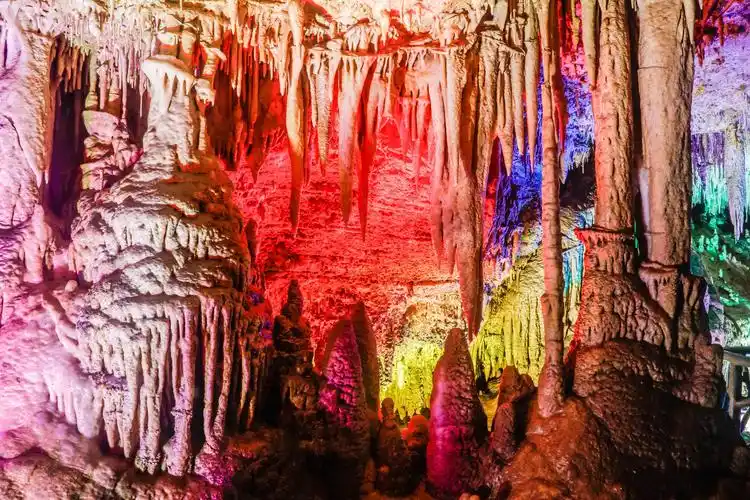 利川团堡玉龙洞很漂亮,洞内非常壮观,值得一游