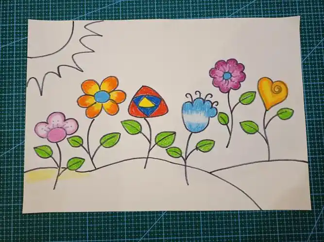 5.再进行草坪的涂色,先把上面部分涂一些淡黄色.