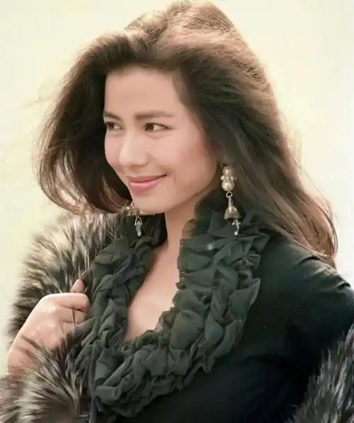 百亿阔太甘比晒好友钟楚红郑秀文近照,称"正能量度数好强呀"_照片_织