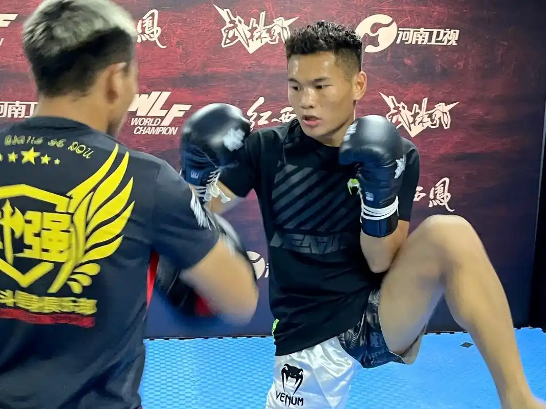 武林风全球功夫盛典季.冠军和老友,都在这条路上,路漫漫,总 - 抖音