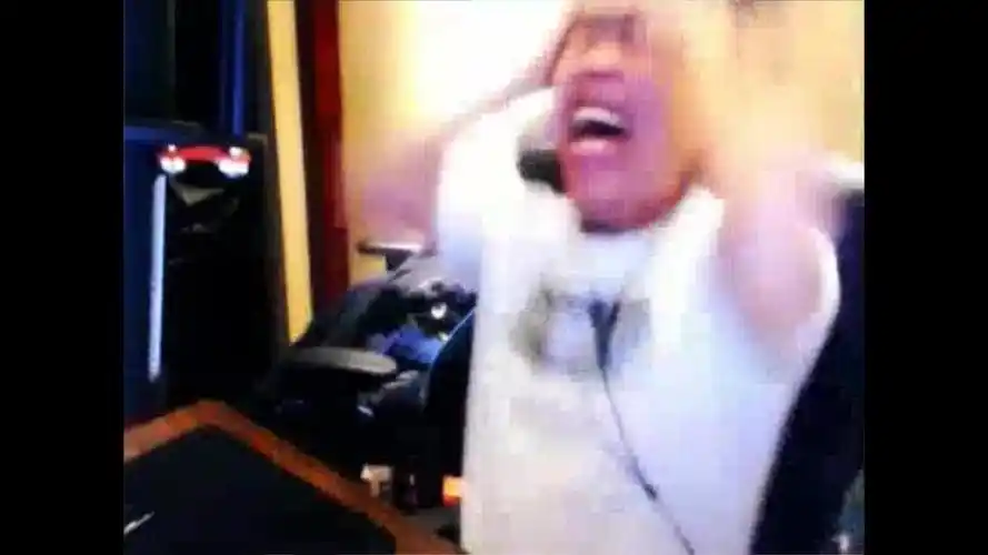 【视频放大版】卢姥爷 五五开 white 和马飞飞solo