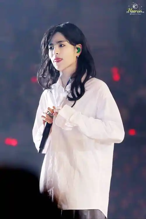 ikon首尔演唱会女装专场 女团ikon 具俊会 蠢会 俊耐头像 壁纸 ikon