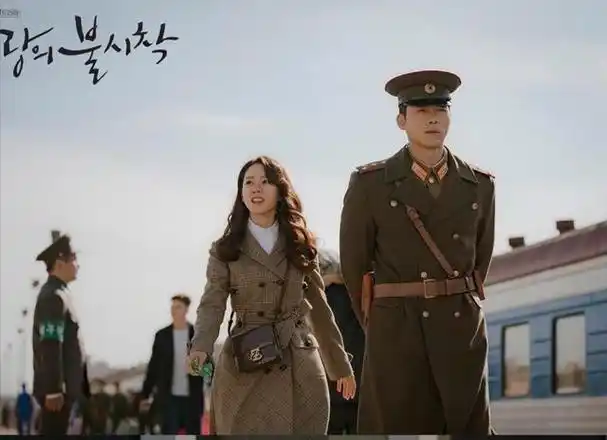 韩剧爱的迫降详解(年末高甜韩剧爱的迫降来袭)(8)