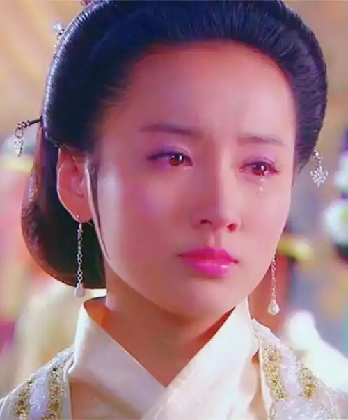 吕一出道了13年,用心拍戏,真的很低调.