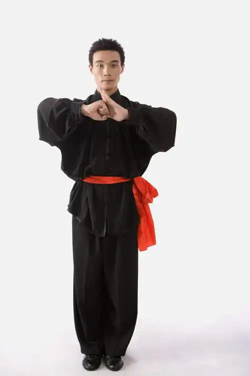 反射,影子,祝福,注视,黄种人,仅一个年轻男性,衣服,黑色,观察,看,手势