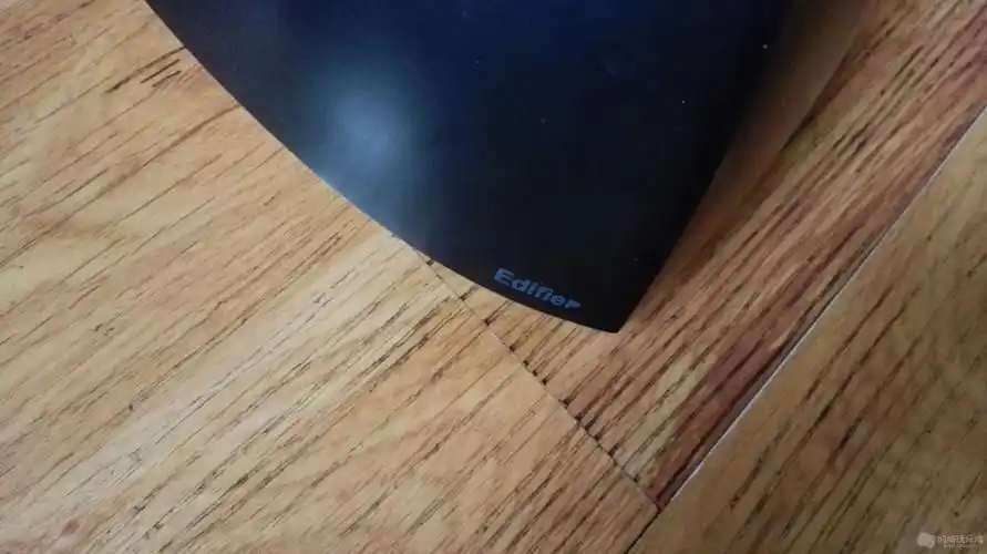 出一套漫步者e3300 音箱~三星19寸1440*900液晶显示器!