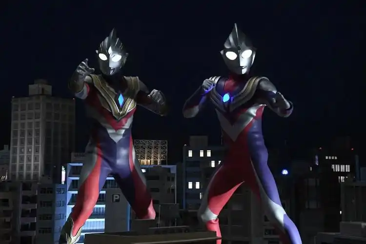 特利迦奥特曼与迪迦官方共战剧照扳机仔负责吃瘪迪迦负责耍帅